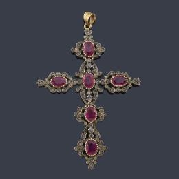 Lote 2094: Cruz con seis rubíes talla oval (Burma) con diamantes talla rosa. S. XIX.
