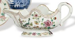 Lote 1397: Salsera de porcelana de Compañía de Indias Familia Rosa,Dinastía Qing, época de Qianlong (1736-95).