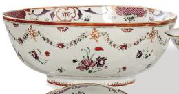 Lote 1410: Cuenco de porcelana de Compañía de Indias Familia Rosa, Dinastía Qing, época de Qianlong (1736-95).