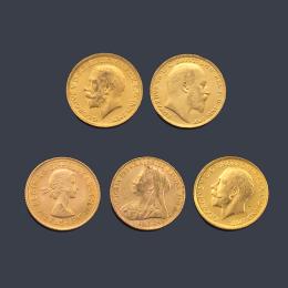Lote 2570: 5 Monedas de libras inglesas en oro de 22 K.