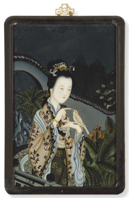 Lote 1404: Pintura china bajo cristal "Mujer con pájaro", Dinastía Qing ff. S. XIX.