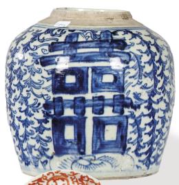 Lote 1413: Bote de Jengibre de porcelana china azul y blanca, Dinastía Qing S. XIX.