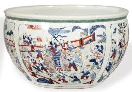 Lote 1425: Cuenco de porcelana china Famlia Verde con el tema de "Los Cien Niños", Dinastía Qing S. XIX.