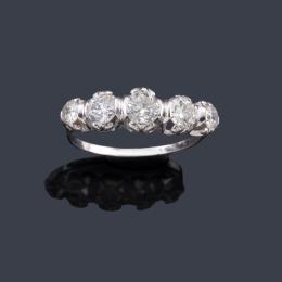 Lote 2455: Cintillo de diamantes talla brillante de aprox. 1,20 ct en total en montura de oro blanco de 18K.