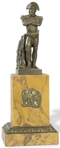 Lote 1210
"Napoleon" en bronce dorado sobre base de mármol de Siena, Francia S. XIX.