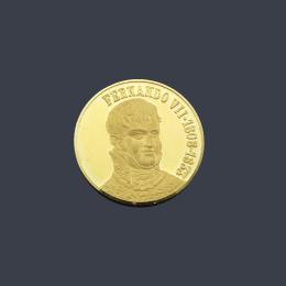 Lote 2686: Moneda conmemorativa Fernando VII en oro de 22 K.