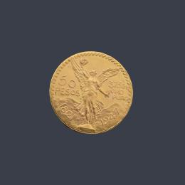 Lote 2742: Moneda de 50 pesos mexicanos en oro de 22 K.