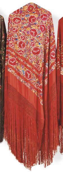 Lote 1377: Mantón de Manila rojo con bordados de colores de flores y aves