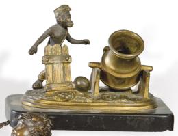 Lote 1435
"Mono y Cañón" en bronce dorado, Francia S. XIX.