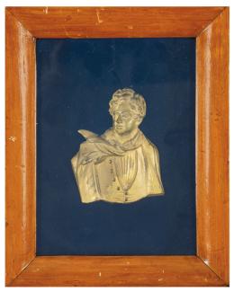 Lote 1511: "Lord Byron" retrato en relieve en bronce dorado cincelado, S. XIX. 
Marco de madera clara.