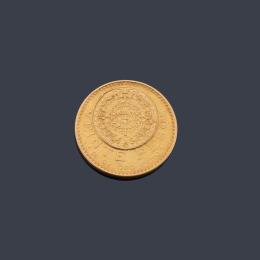 Lote 2523: Moneda de 20 pesos Mexicanos en oro de 22K.
