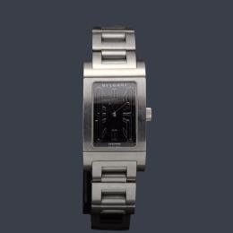 Lote 2548<br>BULGARI Rettangolo ref. RT 39 S de señora con caja y brazalete en acero.