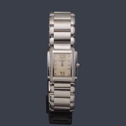 Lote 2574<br>PATEK PHILIPPE Twenty- 4  ref. 4910/10 de señora con caja y brazalete en acero y brillantes.