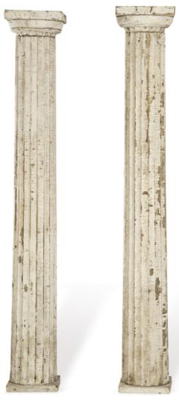 Lote 1087<br>Pareja de columnas de madera tallada y pintada en blanco S. XIX