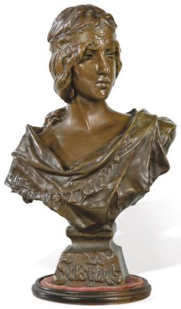 Lote 1244<br>Emmanuel Villanis (Francia 1858-1914)<br>"La Sibila" editado por Le Societé des Bronzes de París h. 1900<br>Busto de bronce patinado. Firmado, titulado y con sello de fundición