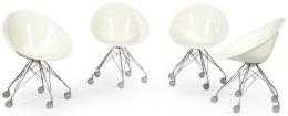 Lote 1334: Philippe Starck (1949) para Kartell. <br>Conjunto de 4 sillas Eros giratorias con ruedas