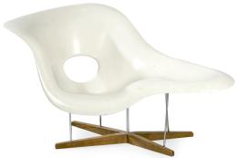 Lote 1348: Charles (1907 -1978) y Ray Eames (1912 - 1988) para Vitra 1948<br>Tumbona "La Chaise"