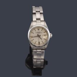 Lote 2566: ROLEX Oyster Perpetual Date ref. 6916 de señora con caja y brazalete en acero.