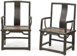 Lote 1374<br>Pareja de sillones tipo trono de madera lacada con efecto craquelado, China Dinastía Qing S. XIX.