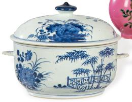 Lote 1393<br>Sopera esférica de porcelana de Compañía de Indias azul y blanco, Dinastía Qing, época de Qianlong (1736-95)