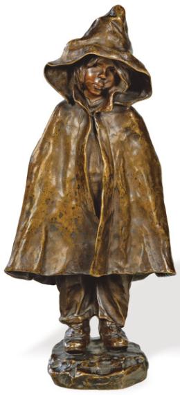 Lote 1471: Elisa Beetz Charpentier (Bélgica 1875- Francia 1945)<br>"Niña Con Capucha" h. 1903<br>Escultura en bronce patinado.