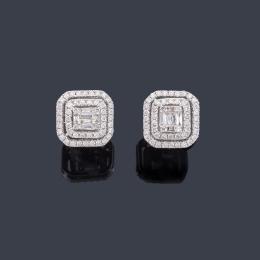 Lote 2251: Pendientes cortos con diamantes talla baguette y brillantes de aprox. 0,67 ct en total.