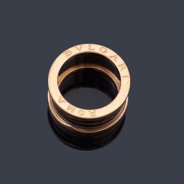 Lote 2265: BVLGARI<br>Anillo de la colección 'B.Zero Roma' en oro rosa de 18K y metal pavonado.