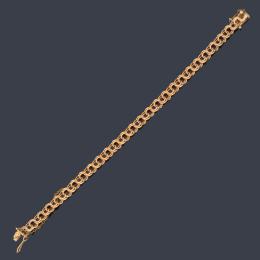 Lote 2378<br>Pulsera con eslabón doble en oro amarillo de 18K.