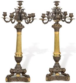 Lote 1091: Pareja de candelabros Napoleon III de bronce dorado y patinado, Francia S. XIX.