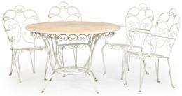 Lote 1290: Cojunto de jardín formado por mesa de comedor con tapa circular de mármol y cuatro sillas en metal pintado de blanco.<br>S. XX