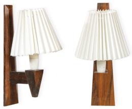 Lote 1293: Pareja de lámparas Art Deco en madera de palisandro con tulipas plisadas en blanco.