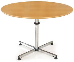 Lote 1389: Mesa Haller de USM diseño de 1964<br>La base de esta mesa es su icónica estructura de acero tubular cromado y tablero redondo laminado en madera de haya natural. Con etiqueta de la marca.