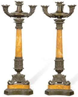 Lote 1491: Pareja de candelabros Napoleón III,  de bronce patinado y mármol de Siena, Francia S. XIX.