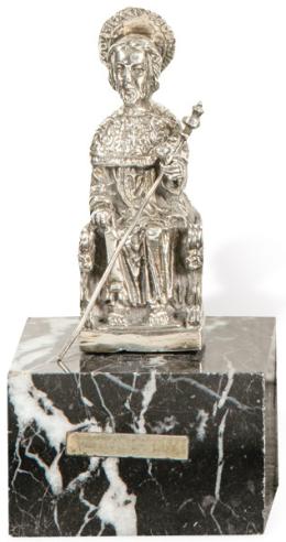 Lote 102: Figura de plata de Santiago