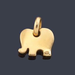 Lote 2417: Colgante en forma de elefante realizado en oro amarillo de 18K.