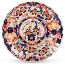 Lote 15: Gran plato japones de porcelana Imari, Japon periodo Meiji (1868 - 1912)