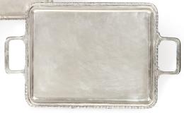 Lote 443: Bandeja rectangular de metal plateado con marca de P. de Juana pp. S. XX