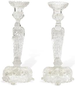 Lote 549: Pareja de candeleros de cristal prensado de Baccarat. Francia pp. S. XIX