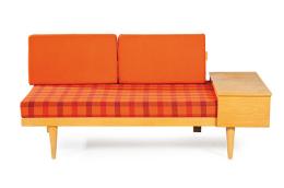 Lote 1359: Haldor Vic e Igmar Relling para Svean Norway<br>Sofá de dos plazas convertible en cama, Daybed