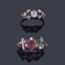 Lote 2011<br>Dos anillos, uno con diamante talla tabla y otro con rubí talla corazón, cruz y ancla. Finales S. XVIII.