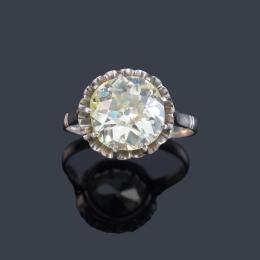 Lote 2074-B<br>Solitario con diamante talla antigua de aprox. 3,60 ct en montura de oro blanco de 18K.