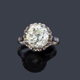 Lote 2074-C<br>Solitario con diamante talla antigua de aprox. 3,10 ct en montura de oro blanco de 18K.