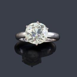 Lote 2087<br>Solitario con diamante talla antigua de aprox. 2,95 ct en montura de oro blanco de 18K.