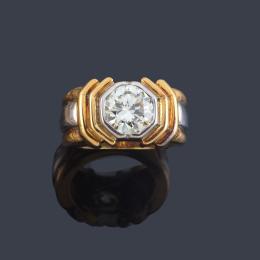 Lote 2139<br>Solitario con brillante de aprox. 3,00 ct en montura de oro blanco y amarillo de 18K.