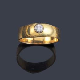 Lote 2293: Anillo con brillante de aprox. 0,15 ct en montura de oro amarillo de 18K.