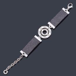 Lote 2400: BVLGARI<br>Pulsera de la colección 'Astrale' con brillantes en montura de oro blanco de 18K.