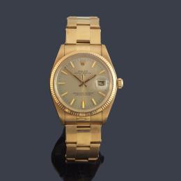 Lote 2625<br>ROLEX Oyster Perpetual Datejust, Superlative Chronometer Officially Certified. Ref. 1603. Reloj para caballero con caja y brazalete Oyster en oro amarillo de 18 K. Con estuche y documentación