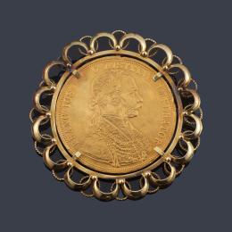 Lote 2662: Colgante-broche con moneda Francisco José I, 4 ducados, Austria en oro de 22 K. Marco en oro amarillo de 18 K.