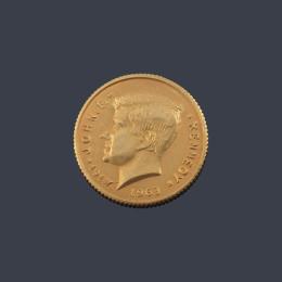 Lote 2716: Moneda conmemorativa John F. Kennedy 1963 en oro de 22 K.