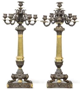 Lote 1112: Pareja de candelabros Napoleon III de bronce dorado y patinado, Francia S. XIX.